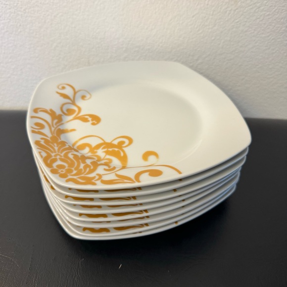 Gibson Home Porcelain China white and yellow Dinnerware Set - Service for 8 - Picture 1 of 5